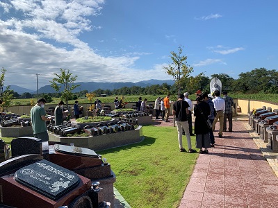 富山桜樹の杜お参り風景　0919